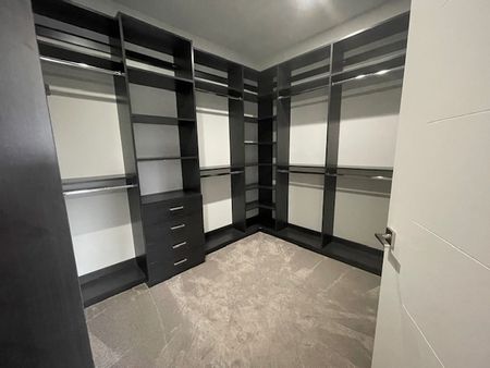 Luxury Upper Level Home with 6 Bedroom 5 Bath - Photo 2