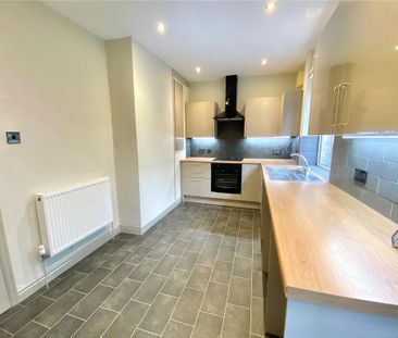 3 bedroom semi-detached house to rent - Photo 6