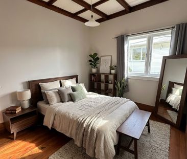 Freshly updated four bedroom home! - Photo 2