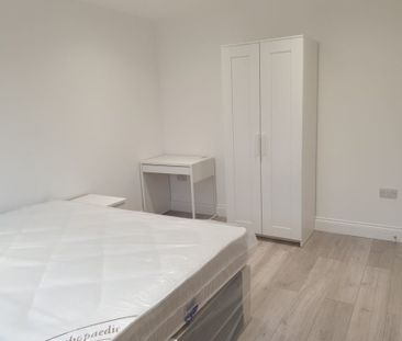 5 bedroom Property to rent - Photo 4