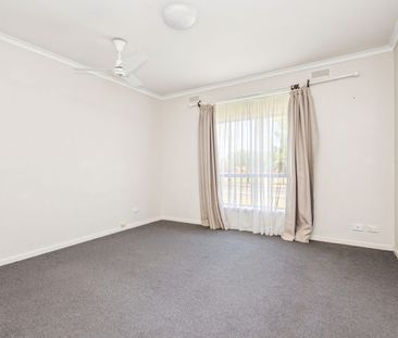 1/1 Olympic Parade, Kangaroo Flat, Vic 3555 - Photo 3