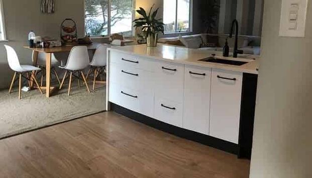 Sunny Family home near to Crum Park and Schools - Photo 1