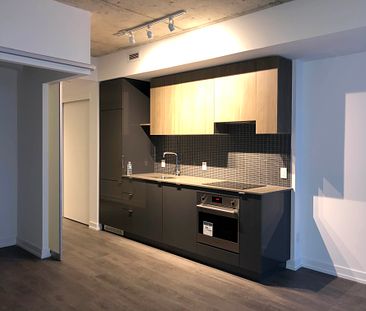 Luxury 1 Bed + Den at Yonge and Eglinton - Photo 2