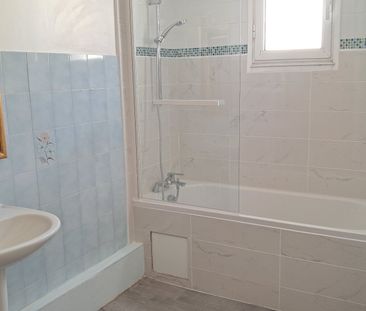 Location Maison 4 pièces 90m² JARNAC 16200 - Photo 4