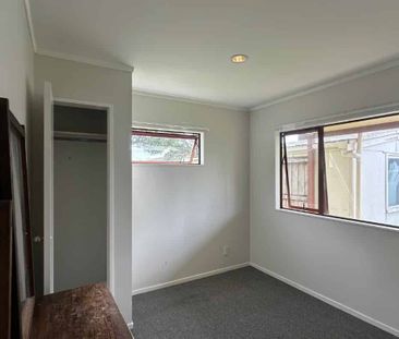 Cozy 3-Bedroom Family Home - Photo 5