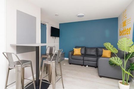 3 bedroom apartment to rent - Photo 2