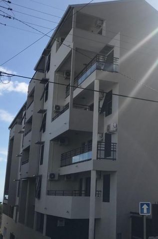 Location Appartement 3 pièces 67m² LE TAMPON 97430 - Photo 5