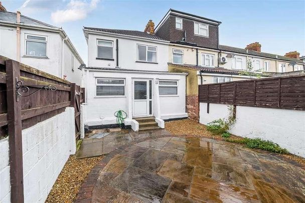 Whitworth Close, Gosport, PO12 - Photo 1