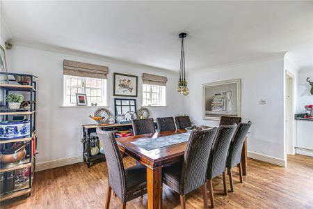 4 bedroom detached house to rent - Photo 4