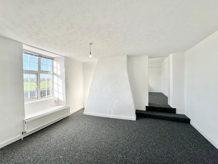 4 bedroom character property to rent - Photo 3