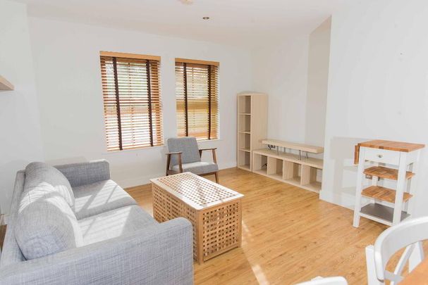 Apt 2, 22 Upper Lisburn Road, Belfast, BT10 0AA - Photo 1