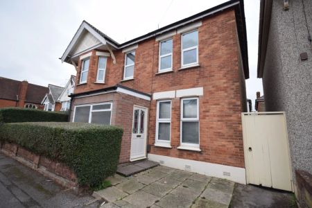 To Rent St Mary's Road, Springbourne, Bournemouth, BH1 £3,000 pcm Tenancy Info - Photo 2