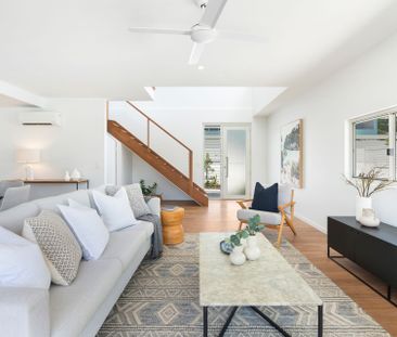 Brand New 2 Story Unit Right in the Heart of Tewantin - Photo 2