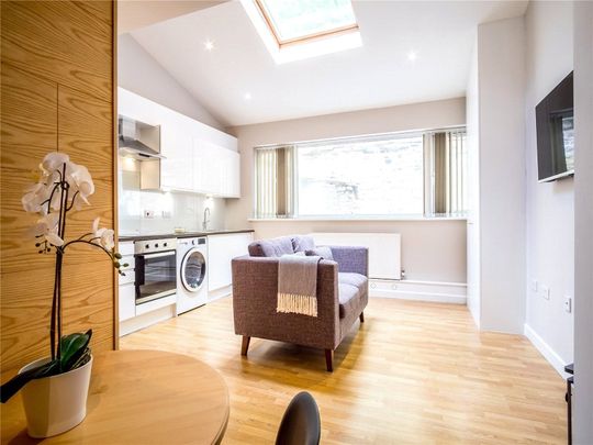 52 Bankfield Road, Huddersfield, HD1 - Photo 1