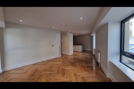 1 Bed Flat, Elder Street, EH1 - Photo 2