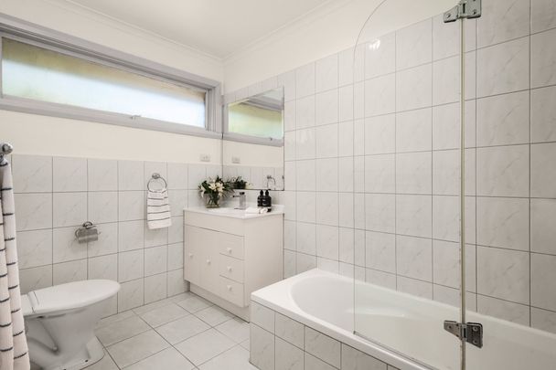 Spacious 4 Bedroom + Study Family Home in Prime Keysborough Location - Photo 1