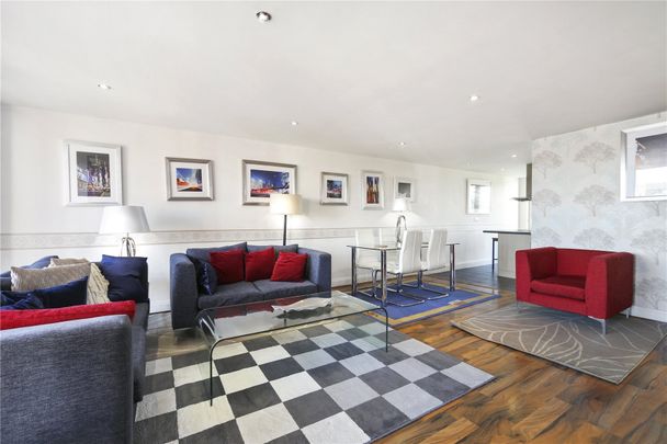 Holland Gardens, Brentford, London, TW8 flat to rent - Photo 1