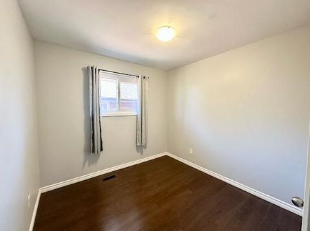 For Lease - 368 Sharon Avenue Unit# Main, Oshawa, Ontario - Photo 4
