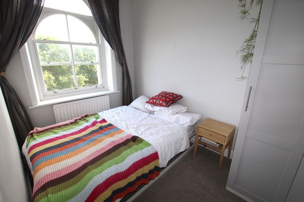 2 bed apartment to rent in Markwick Terrace, St. Leonards-on-Sea, TN38 - Photo 1