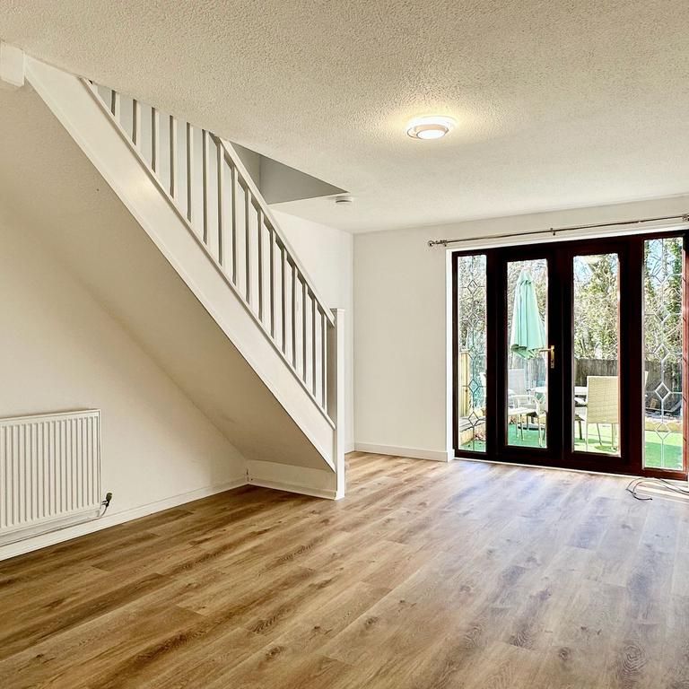 2 bedroom terraced house to rent - Photo 1