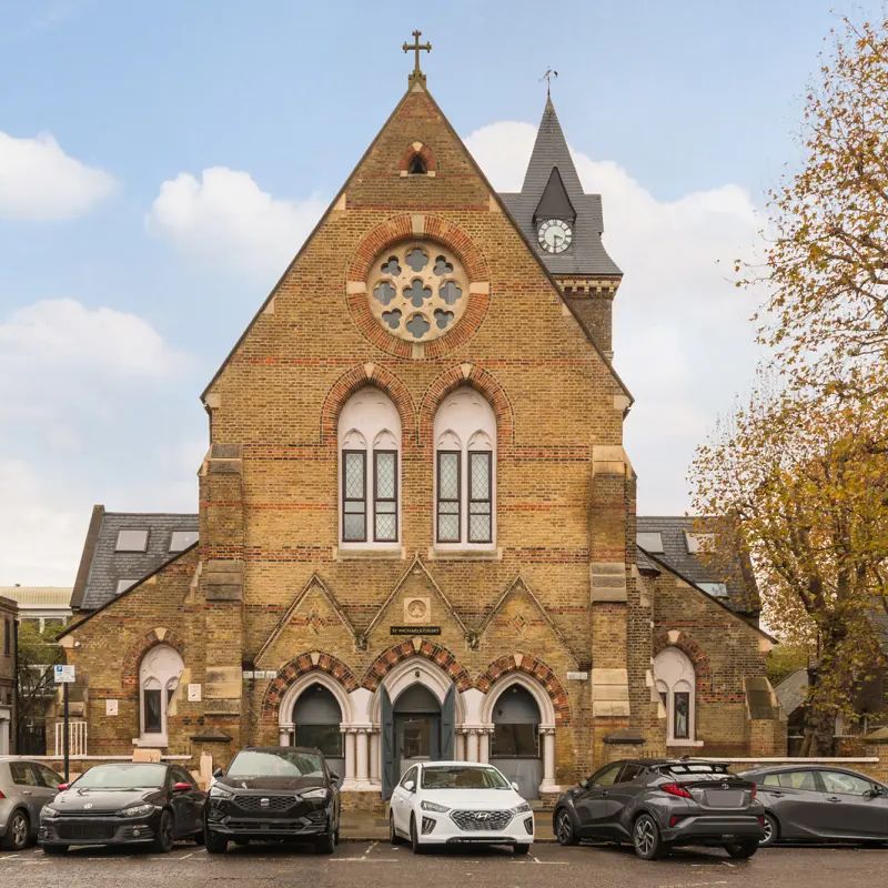 2 bedroom flat in St. Leonards Road - Photo 1