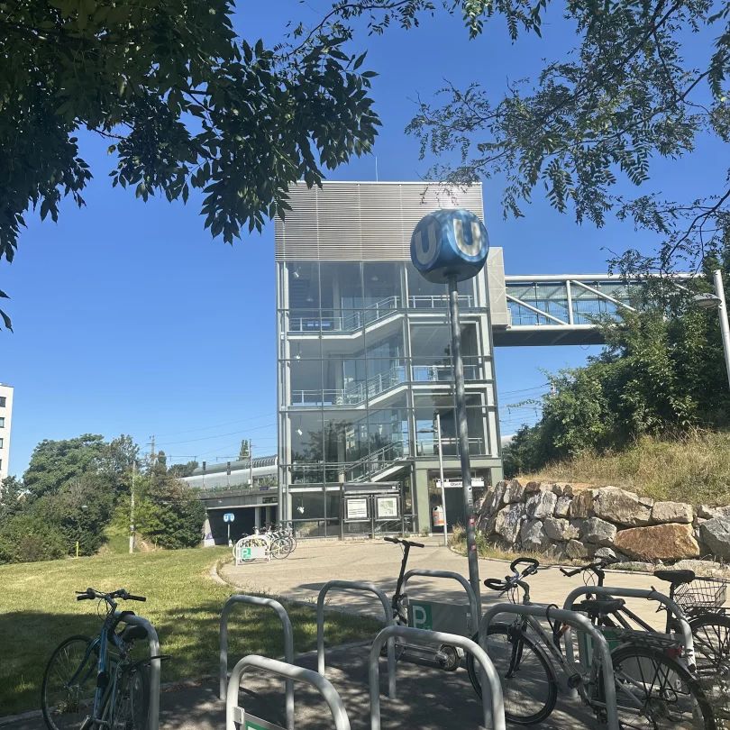 120 Meter zur U1 Oberlaa- Sonnige, barrierefreie südseitige Wohnung- inkl. Küche - Foto 1