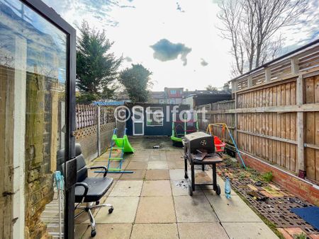 Boleyn Road, E7, London - Photo 3