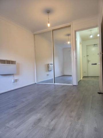 1 Bed Flat, Ashdown Court, IG11 - Photo 2