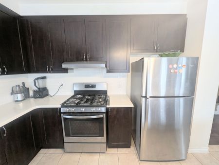 For Lease - 284 Ponderosa Street, Kanata, Ontario - Photo 4