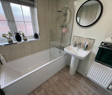 3 bedroom semi-detached house to rent - Photo 3