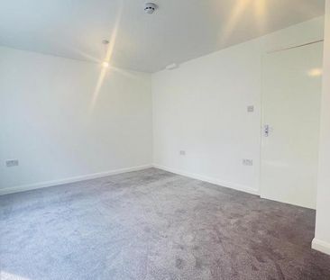 4 bedroom flat to rent - Photo 6