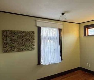 Warm & Sunny 3-Bedroom Home – Waterloo - Photo 3