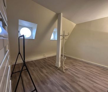 Grande chambre de service de 21m2, avenue Georges V - Photo 1