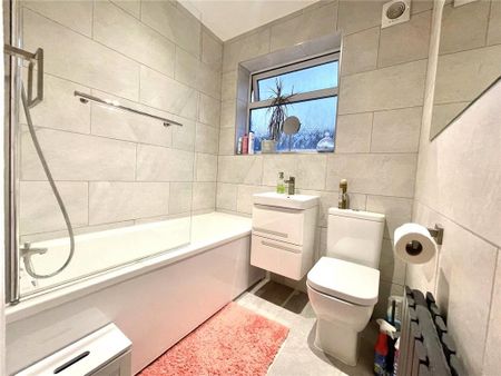 3 bedroom terraced house to rent - Photo 4