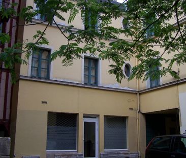 F1 bis-Duplex s/ Cour Intérieure à Rouen - Photo 3