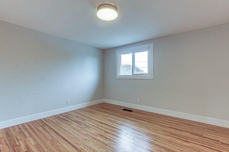 For Lease - 109 Balaclava Street, St. Thomas, Ontario - Photo 4