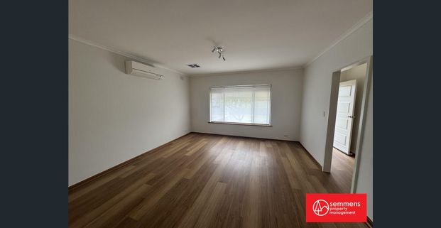 3 BEDROOM FAMILY HOME - MINUTES TO THE BEACH - Photo 1