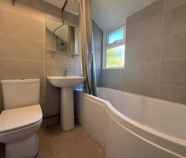 3 bedroom terraced house to rent - Photo 6