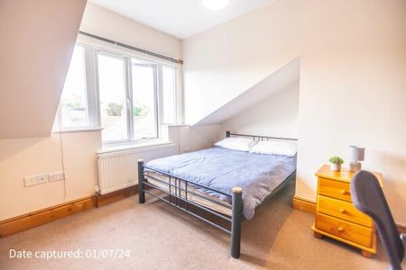 49 , Heslington Road - Photo 4