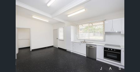 Renovated period home in the heart of Footscray. - Photo 4