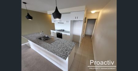 Light-Filled Urban Retreat with Elevated Views - Photo 5