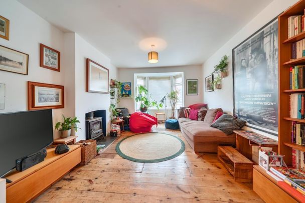 2 bedroom end of terrace house to rent - Photo 1