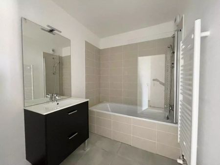 location Appartement T2 DE 57.36m² À AMIENS - Photo 3