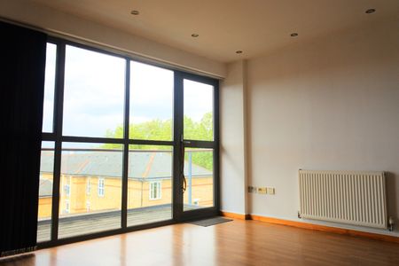 2 Bed Flat, Varcoe Road, SE16 - Photo 3