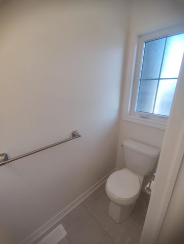 For Lease - 23 Genoa Drive, Hamilton, Ontario - Photo 5