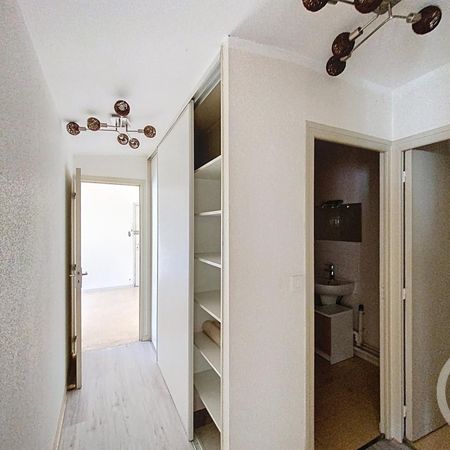 Location Appartement 3 pièces 60m² CLERMONT FERRAND 63000 - Photo 4