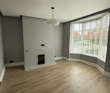 3 bedroom end of terrace house to rent - Photo 2