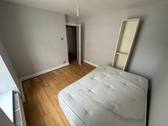 Studio Flat, Kingsland Road, E8 - Photo 1