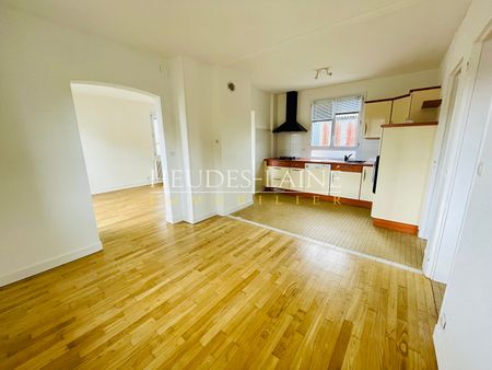 Location Appartement 3 pièces 67m² AVRANCHES 50300 - Photo 5