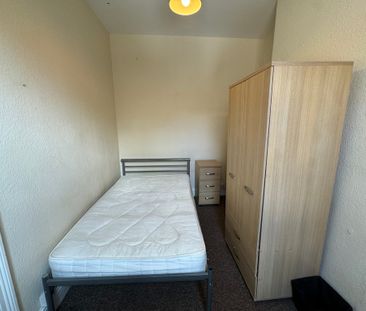 Thorpe Street, South Bank - P1285 - Photo 3